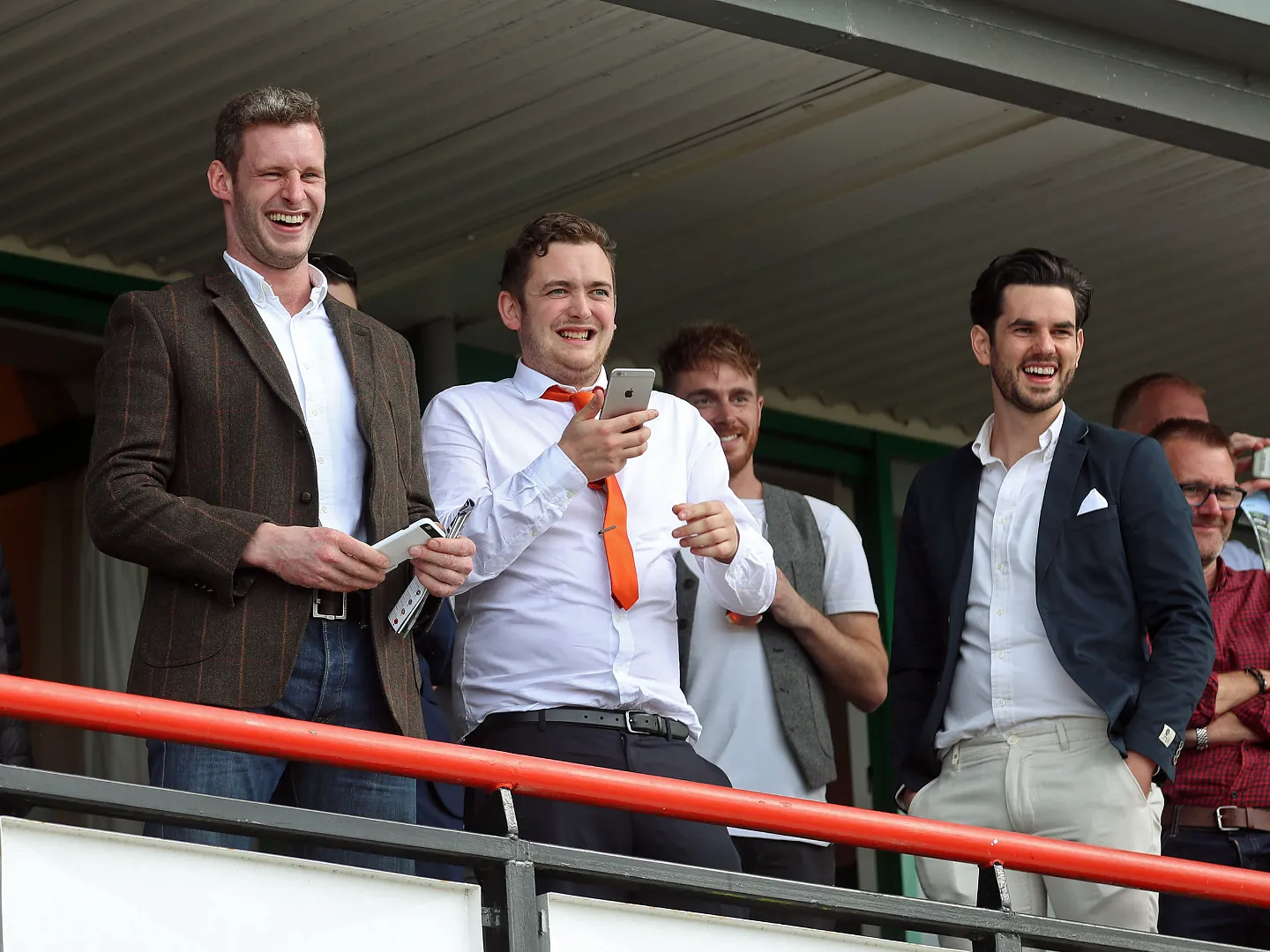 Crowd watching racing at Wolverhampton Racecourse
