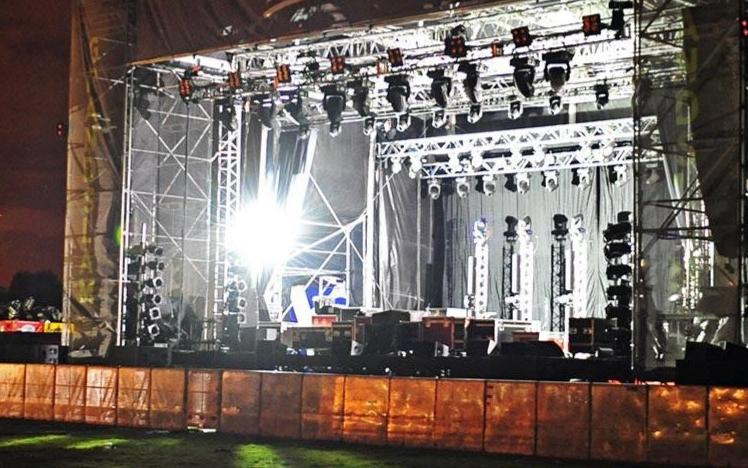 Music Live stage 