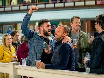 Spring Afternoon Racing in Wolverhampton