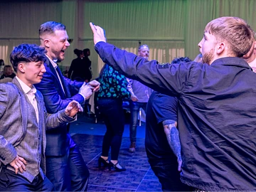 Afternoon racing at Wolverhampton with Pop at the races DJ