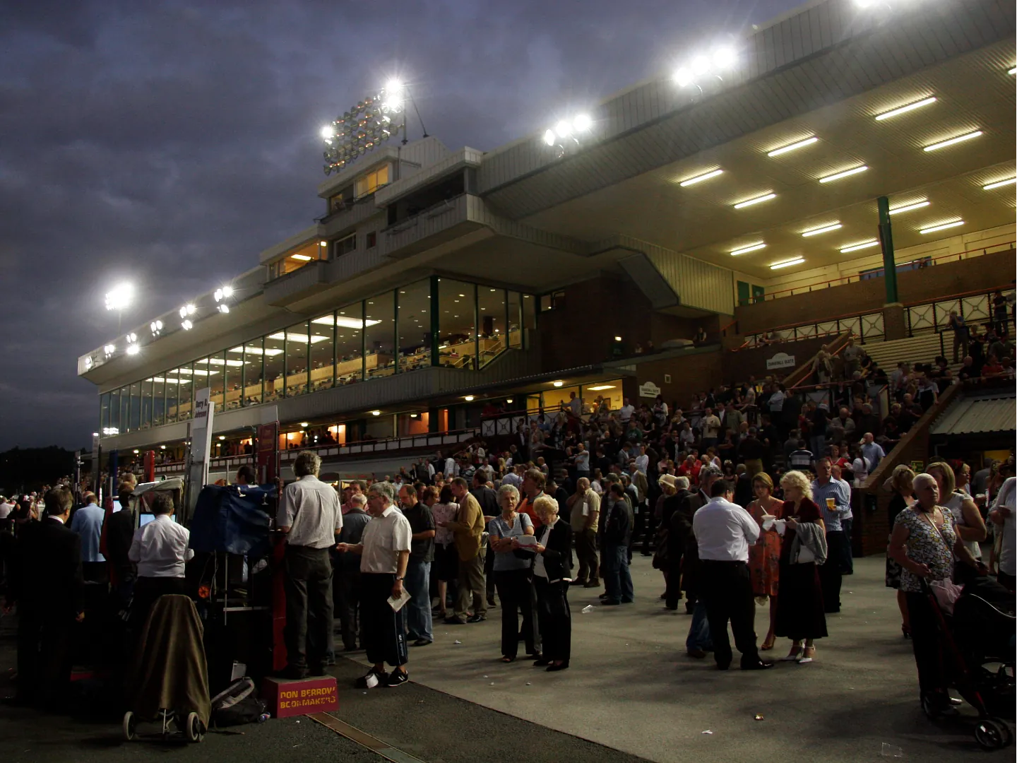 Grandstand and crowd at Wolverhampton Racecourse